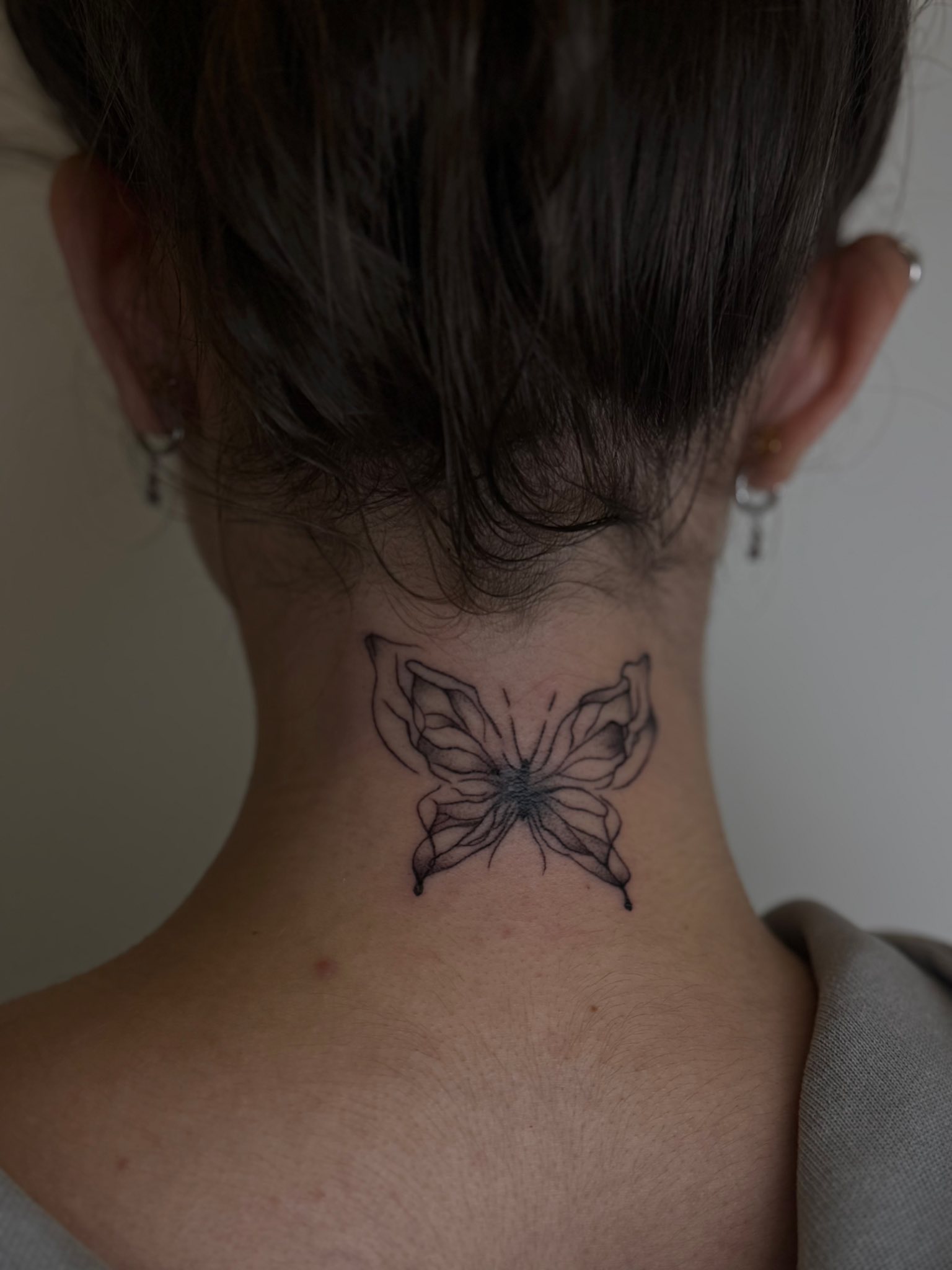 Fine line tatovering af Sophia - Real Ink Tattoo Herning